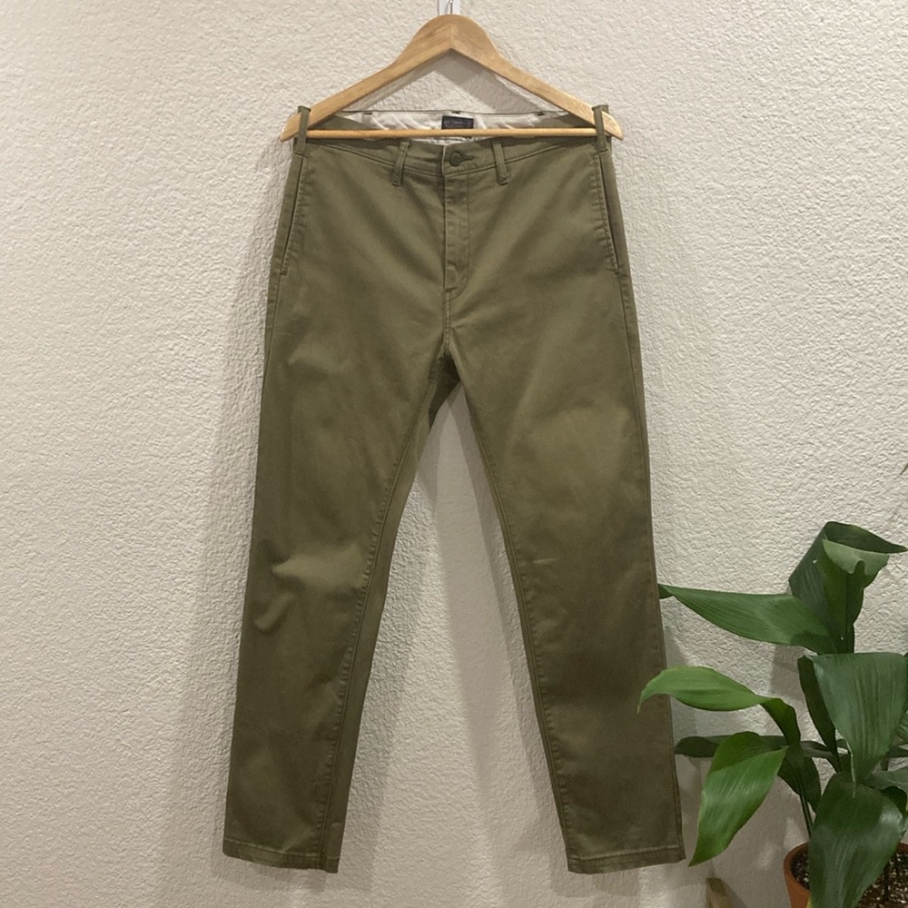 Levi's 511 - 32x30 Olive Green Chinos